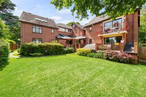 Rear aspect- click for photo gallery